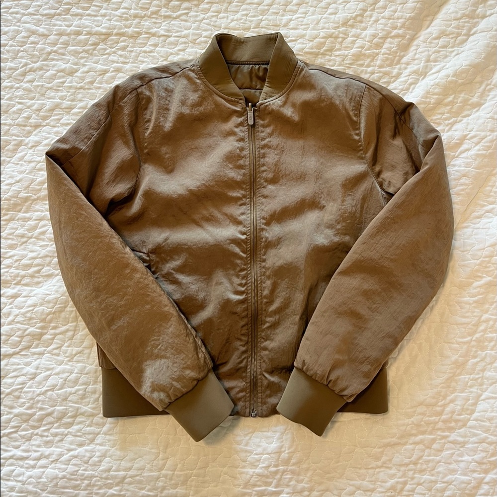 Lululemon Nonstop Reversible Bomber Size 8 Gold